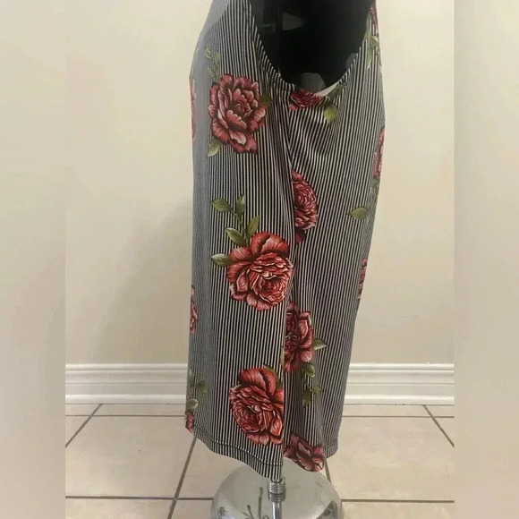 2 for $20 MELANIE LYNE TOP - Picture 4 of 7